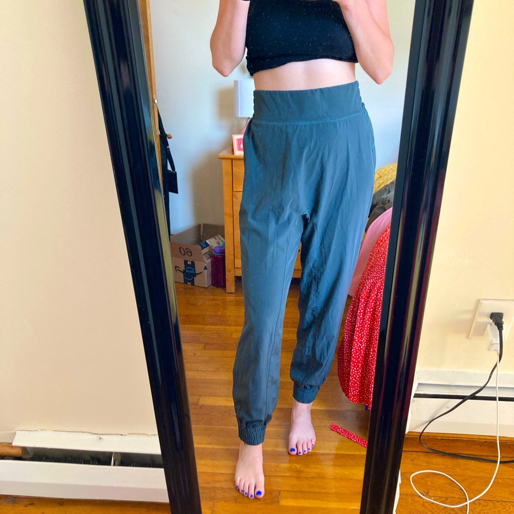 Halara high waisted elastic joggers